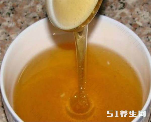 痛经喝蜂蜜水可以缓解吗 蜂蜜治痛经是真的吗？